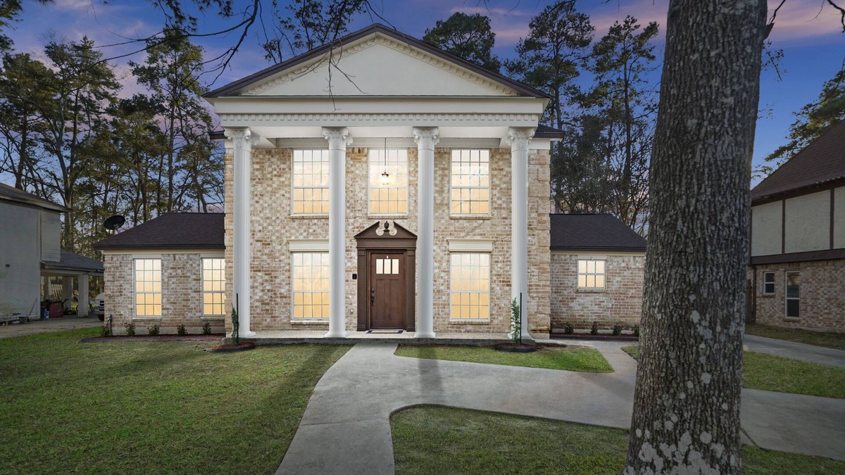 Huffman House | Quiet & Peaceful Family Retreat,10 Guests+Pets+EV Charger