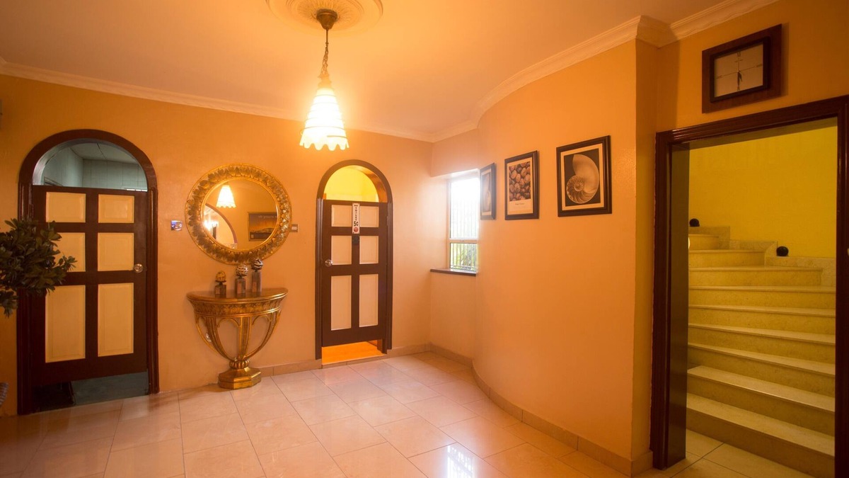 Ojodu House | Quiet Pools Inn and Residence