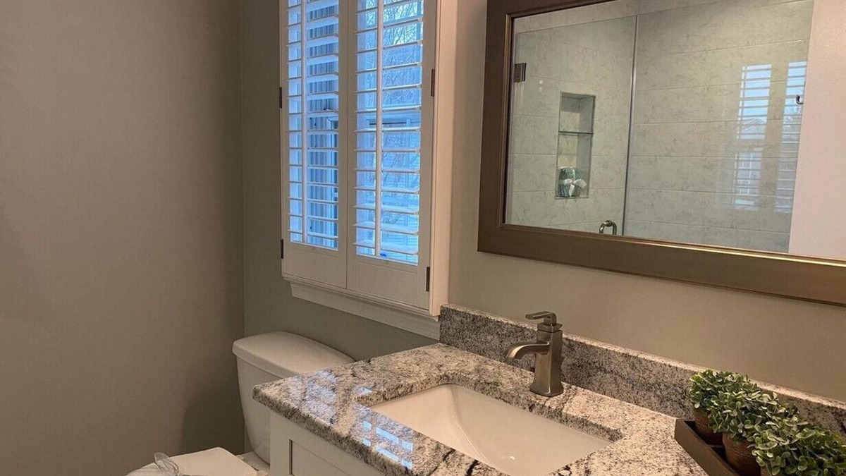 Mount Vernon Condo | Quiet Private Apartment to Relax. Near Ft Belvoir, George Washington's Mt Vernon