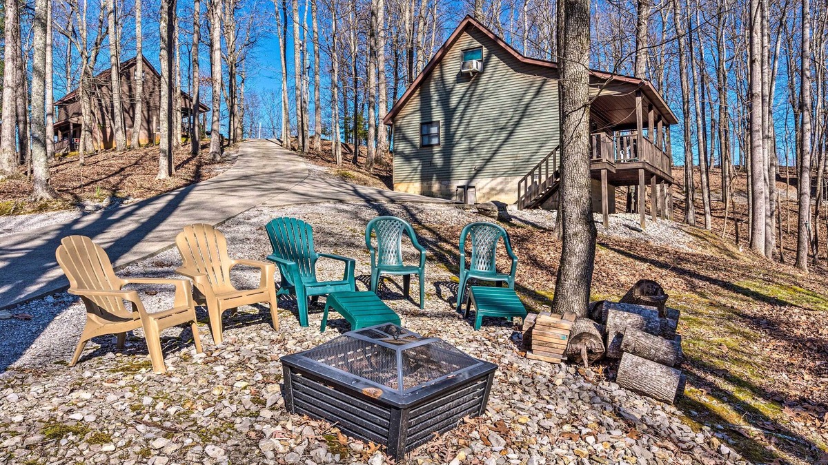 Burkesville Cabin | Quiet & Private Cabin ~ 5 Mi to Dale Hollow Lake!