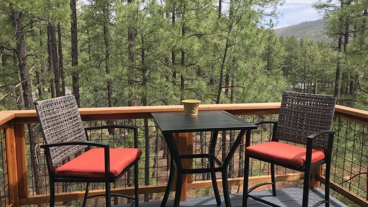 Strawberry Apartment | Quiet, Private,Treehouse Feel. Cozy up at Emma’s Loft in beautiful Strawberry Az