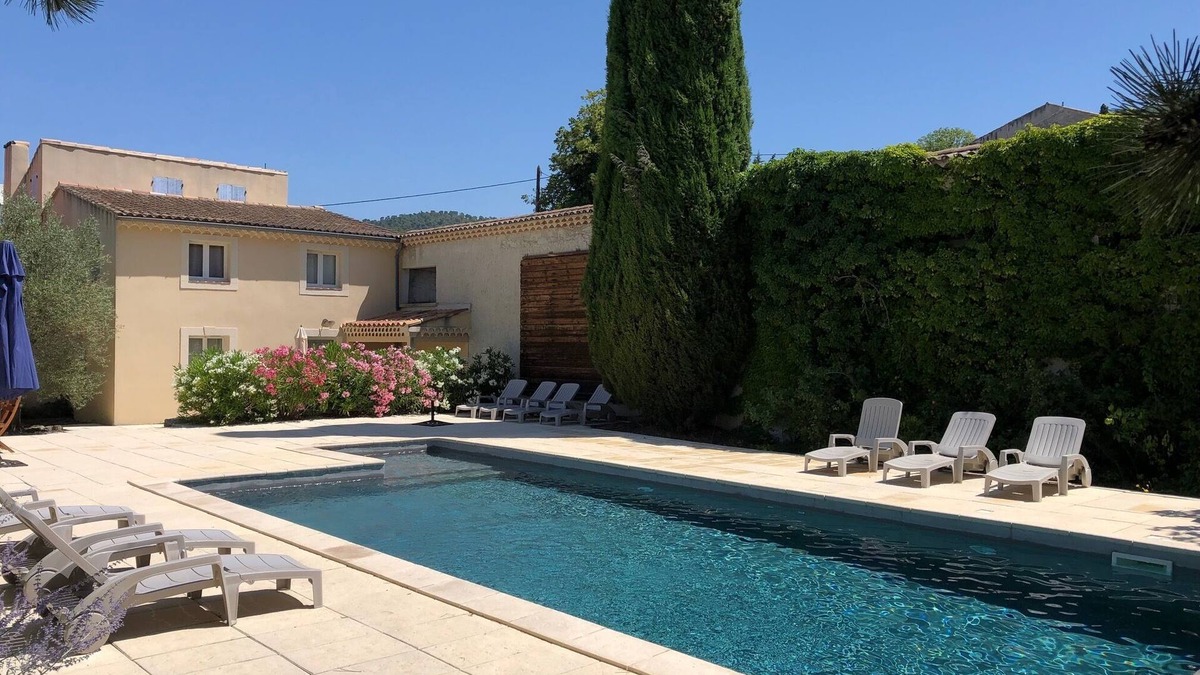 Seguret House | Quiet property with a private heated Pool near a touristic village in Provence