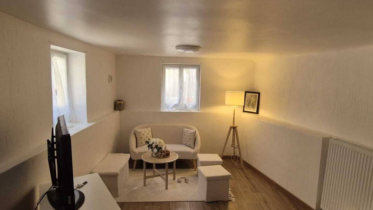 La Madeleine Apartment | Quiet Retreat 15 Min from the Beach, Fully Equipped and Fresh