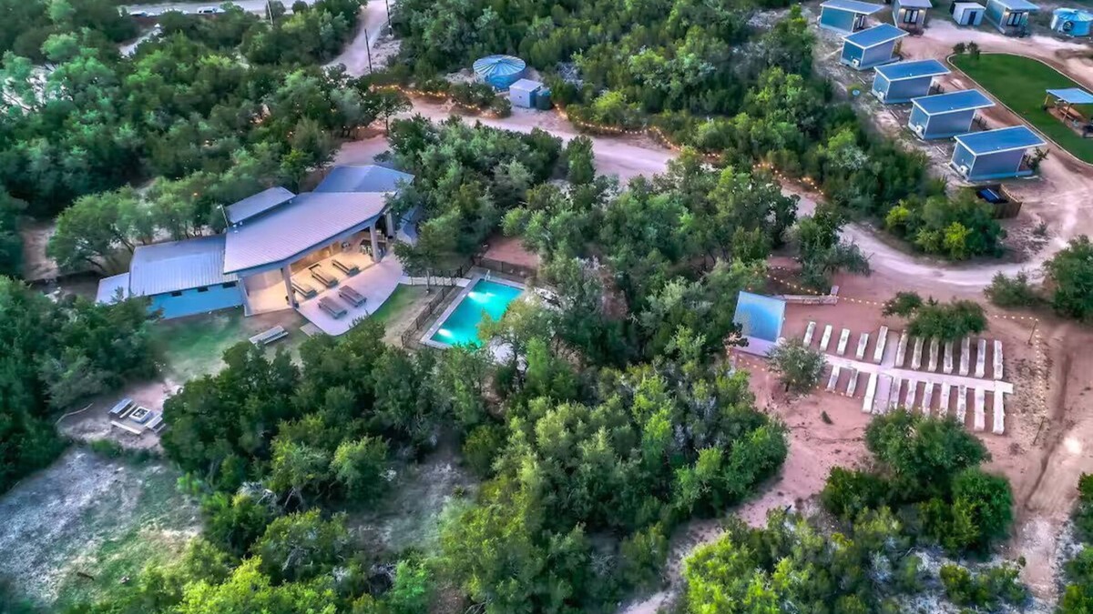 Dripping Springs Hotel | Quiet Retreat w/Pool & Private Cottages by Austin