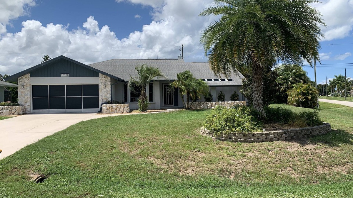 Englewood East House | Quiet Retreat with everything you need