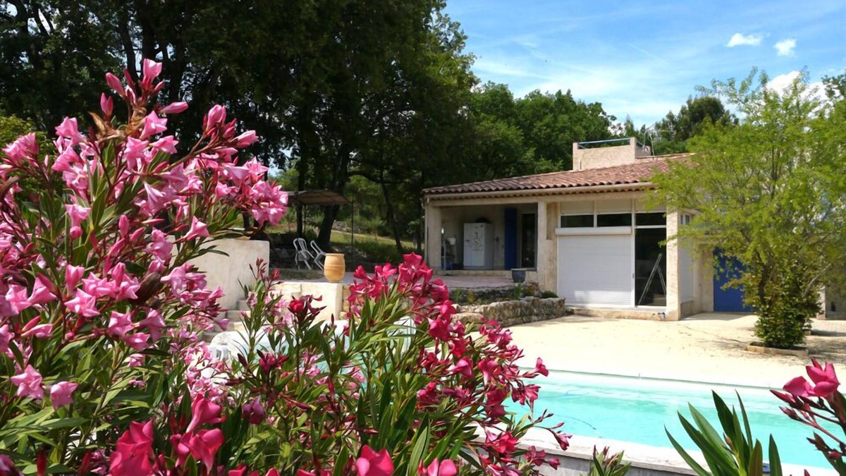 Le Puy-Sainte-Reparade House | Quiet room in the hill