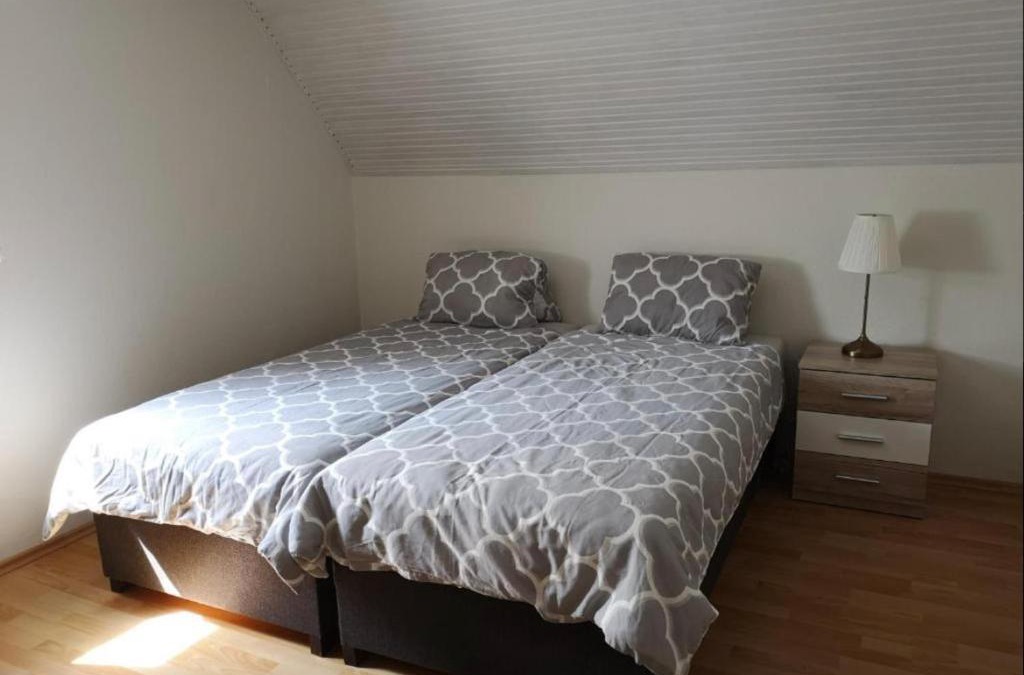 Kispest House | Quiet room in Budapest near airport with free parking