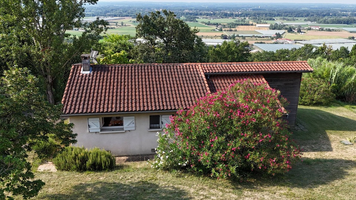 Reynies Cottage | Quiet rural cottage in Tarn and Garonne with magnificent views of the Tarn valley