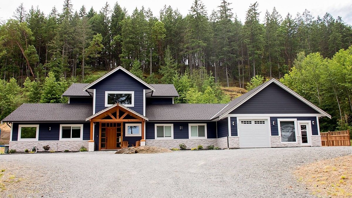 Regional District of Nanaimo House | Quiet Sanctuary
