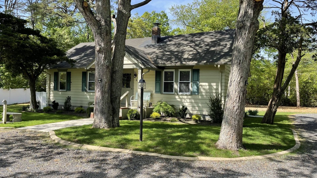 Egg Harbor Township House | Quiet secluded home~ minutes from Ocean City boardwalk and beaches