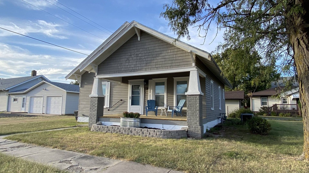 La Crosse House | Quiet Small Town Stay