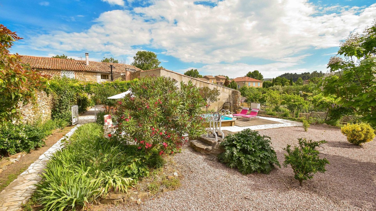 Felines-Minervois House | Quiet spacious house with air conditionning with private pool garden in village