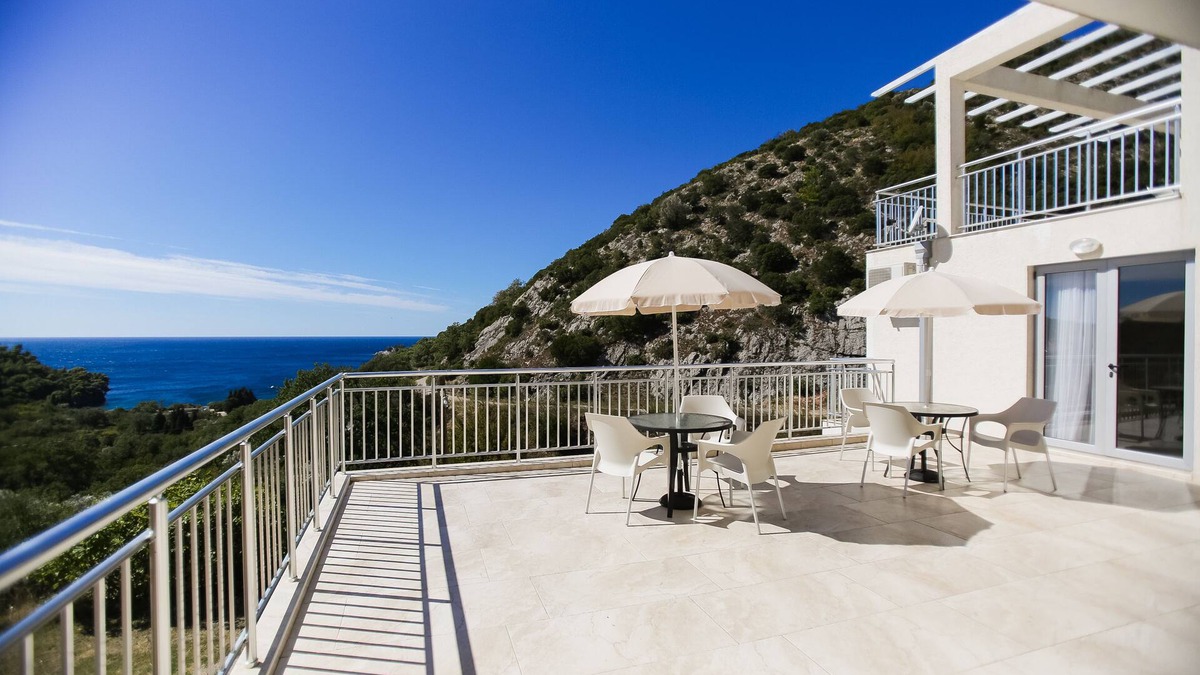 Kaluđerac Apartment | #Quiet spacious apartment with Lucice view