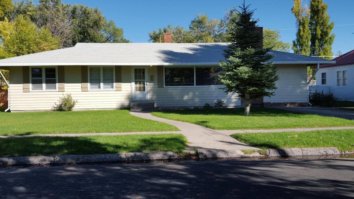 Alamosa House | Quiet Spacious Home. Centrally Located in Alamosa, Near The Rio Grande River
