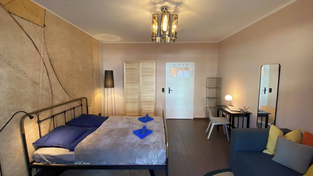 Erfurt Apartment | Quiet studio apartment - living close to the center in a Bauhaus monument