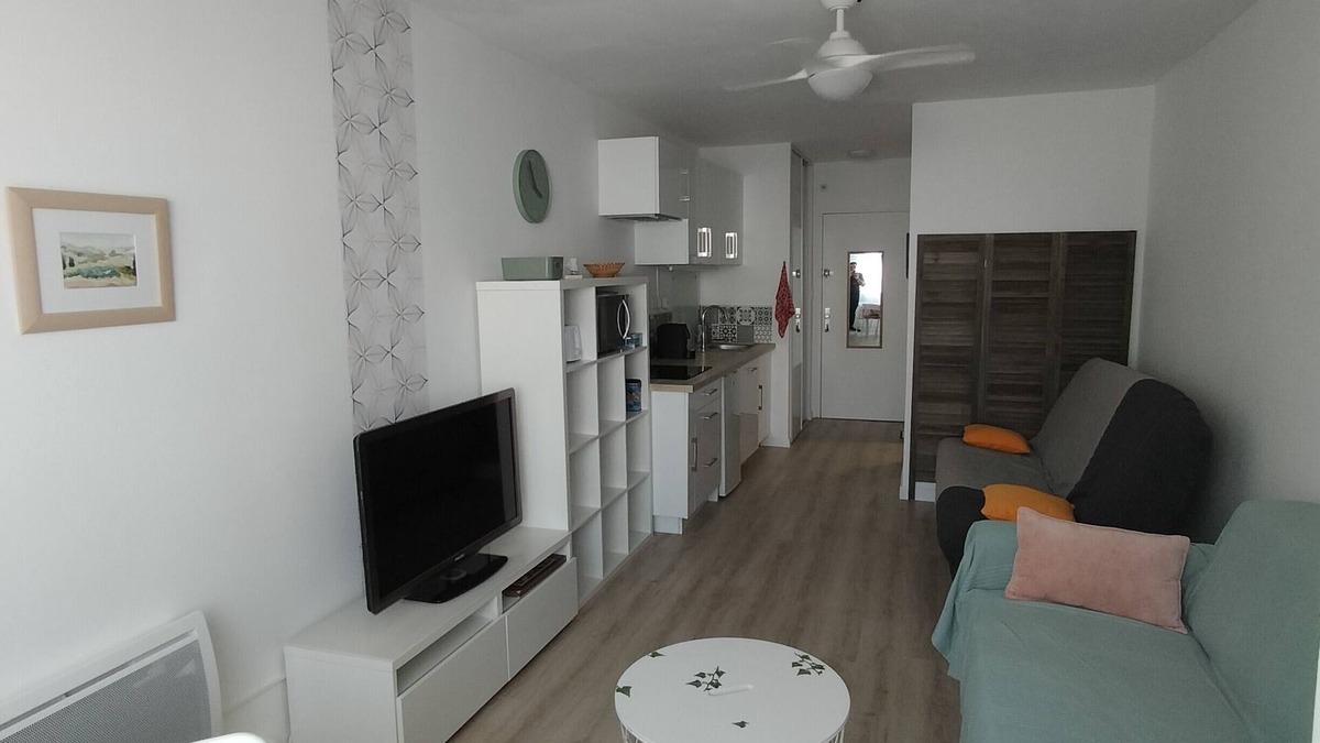 La Petite Motte Apartment | Quiet Studio for 4 People with Private Parking