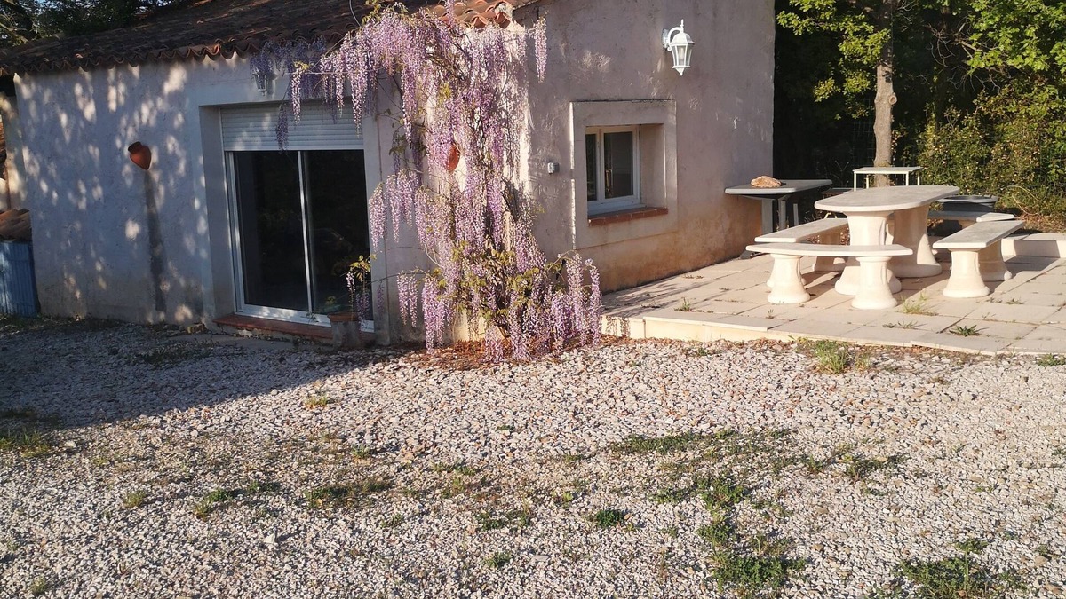 Trets House | Quiet studio in the countryside