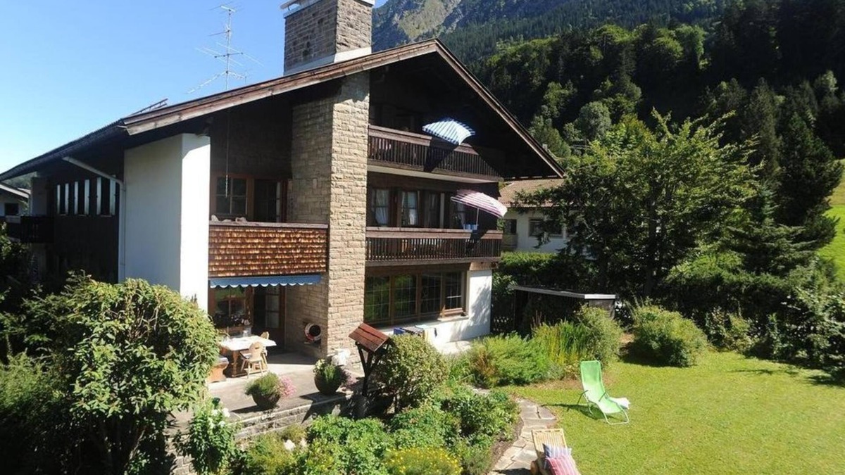 Oberstdorf Apartment | Quiet, sunny location, directly in Oberstdorf, all cable cars can be booked free of charge