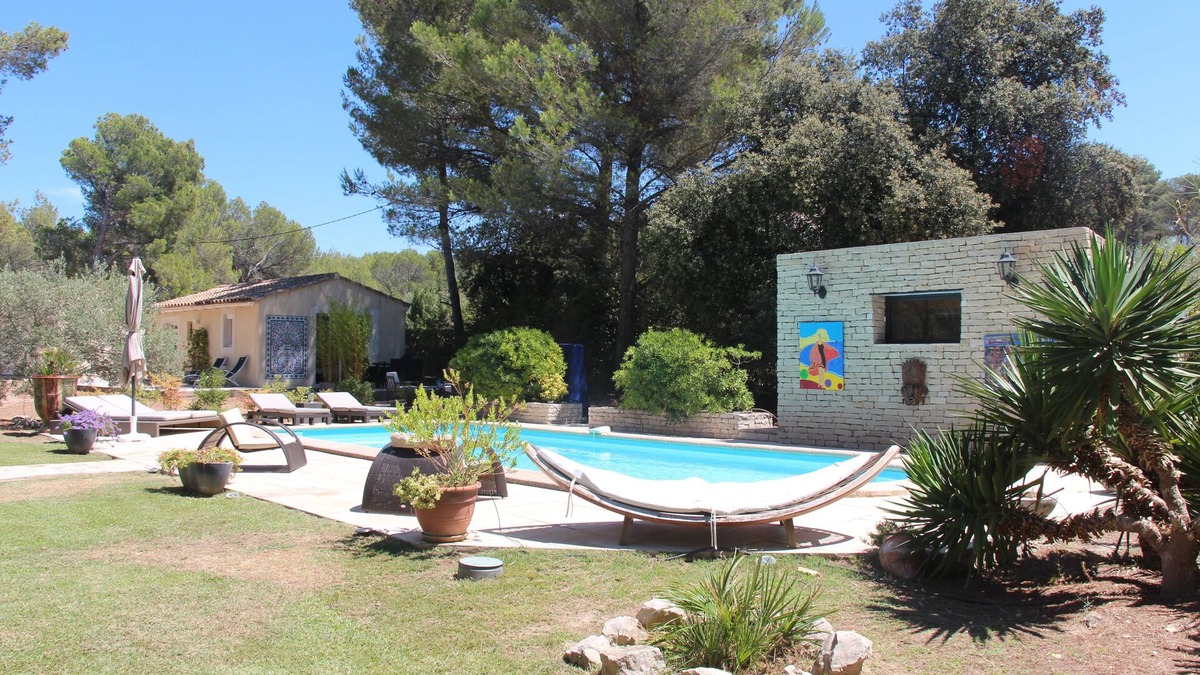 Velaux Apartment | Quiet T2 with swimming pool