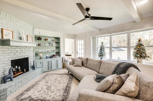 Conroe House | Quiet Texas Vacation Rental about 5 Mi to Lake Conroe!