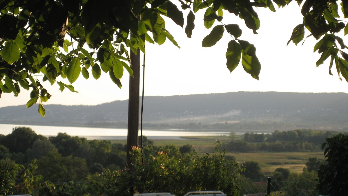 Szigliget House | Quiet, thatched farmhouse with garden and panoramic lake views