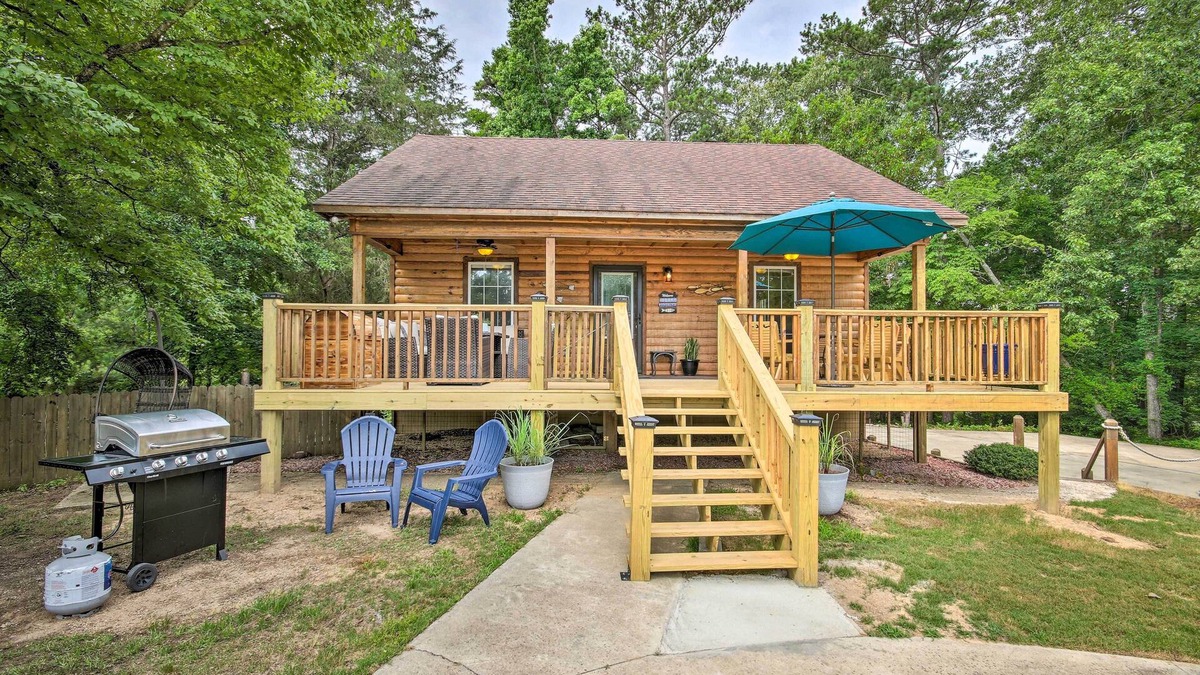 Tignall Cabin | Quiet Tignall Getaway Near Lake w/Boat Dock