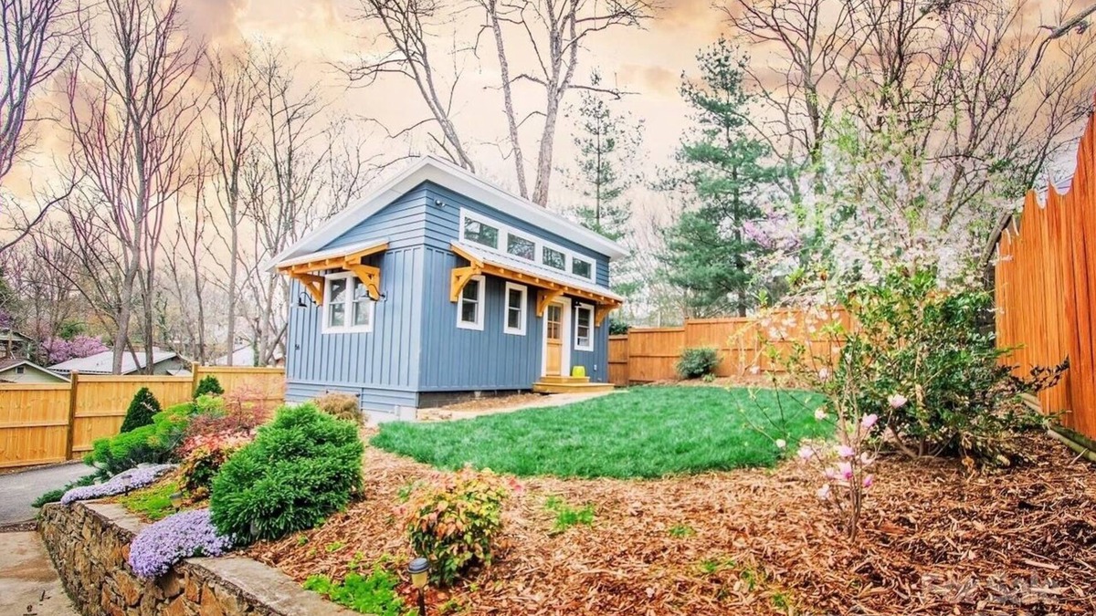 Five Points Cottage | Quiet Tiny Home Walking Distance to Downtown