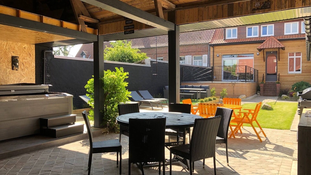 Ardres House | Quiet town house close to the lakes - Spa/Sauna/Outdoor shower