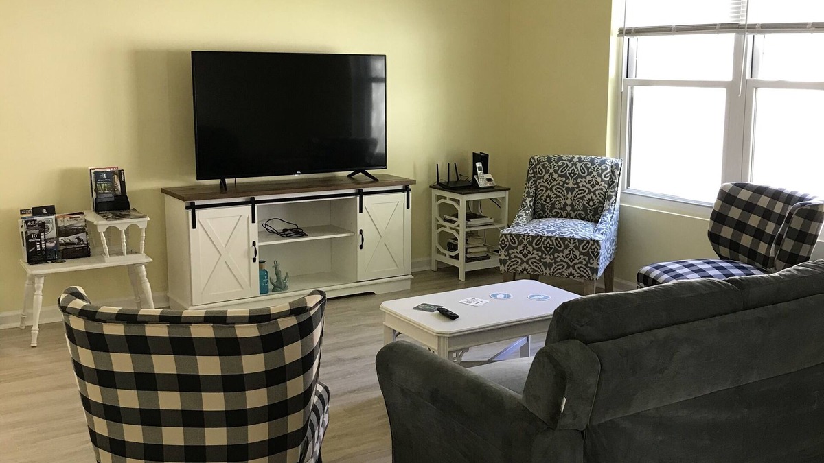 Malta House | Quiet Townhome near Saratoga Lake "No Cleaning Fee"