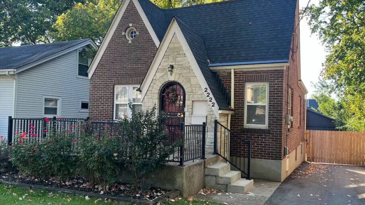 Hawthorne House | Quiet Upper Highlands 1 Block to Bardstown Road