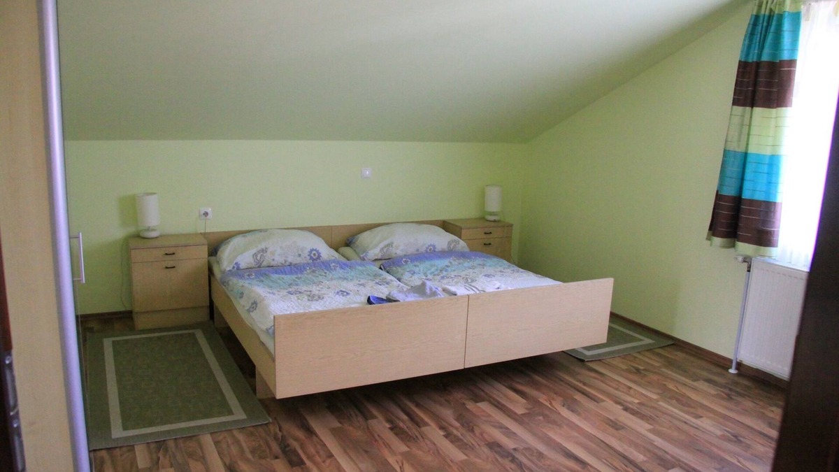 Kaumberg Apartment | Quiet vacation apartment with three double rooms
