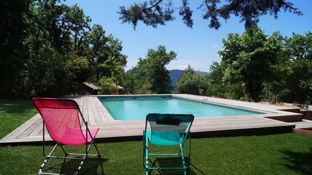 Fozieres House | Quiet vacation home with heated swimming pool