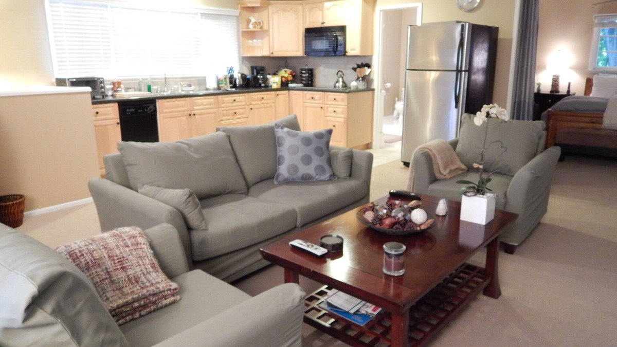Valley Village Apartment | Quiet Valley Village, 1 BR, 1 BA, apartment, located near Universal & Hollywood