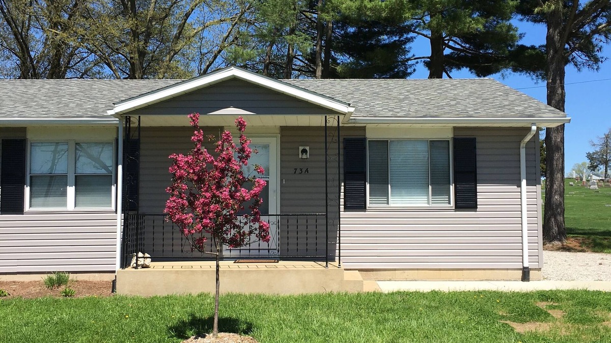 Lebanon Villa | Quiet villa located one block from McKendree University in Lebanon Illinois.