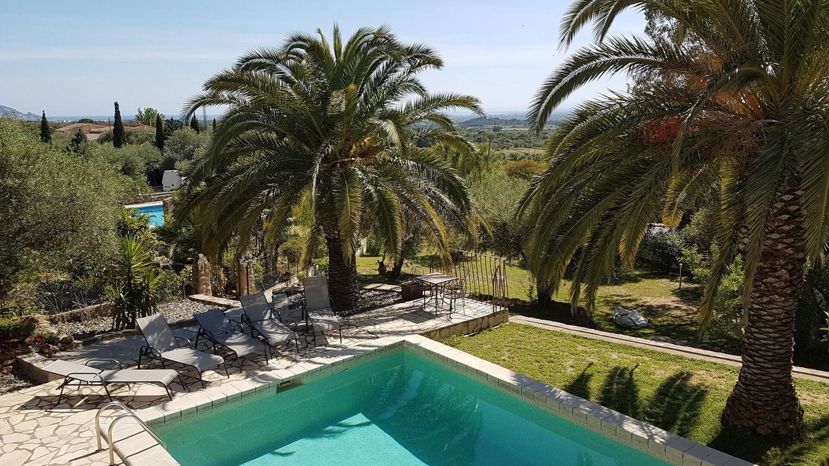 El Mas Isaac Villa | Quiet villa with pool, sea view, petanque, garden, wifi, parking