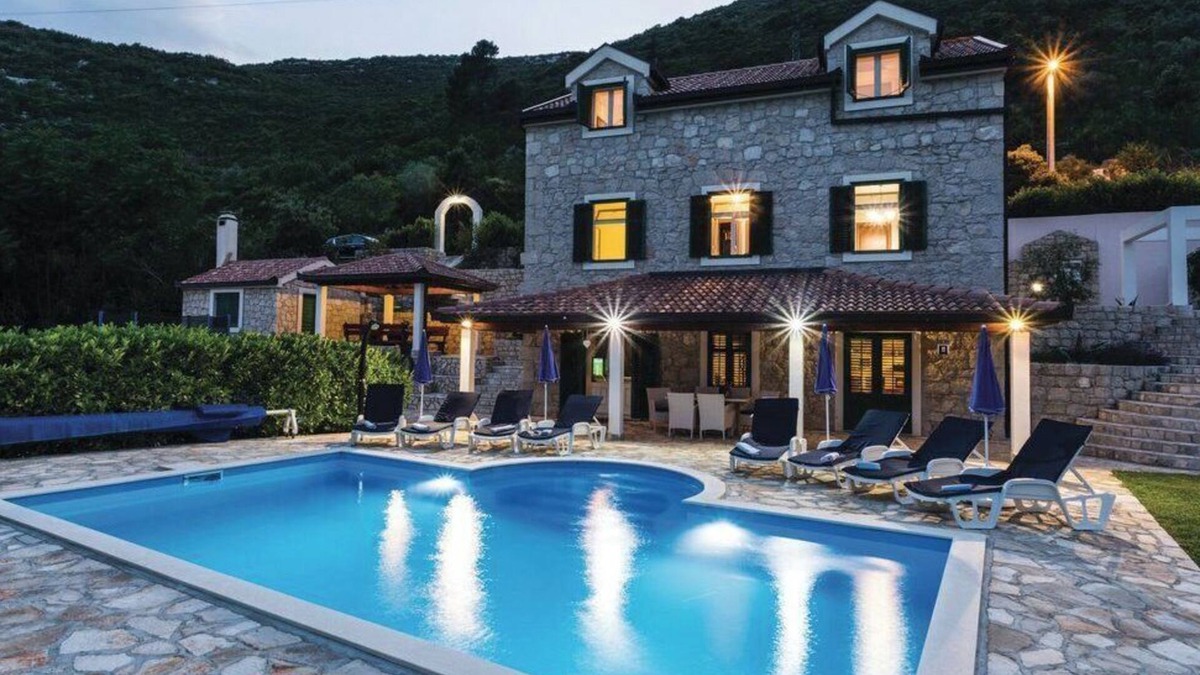 Ploce Villa | Quiet Village Villa