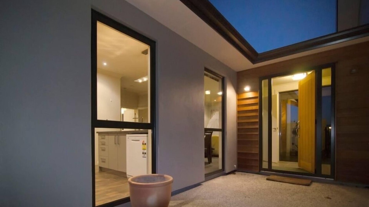 Wanaka Apartment | Quiet, warm, apartment