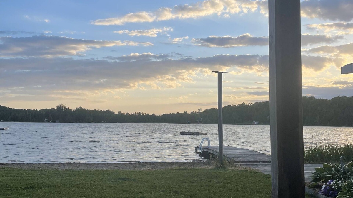 Chatsworth Cottage | Quiet Waterfront Retreat on Connell's Lake