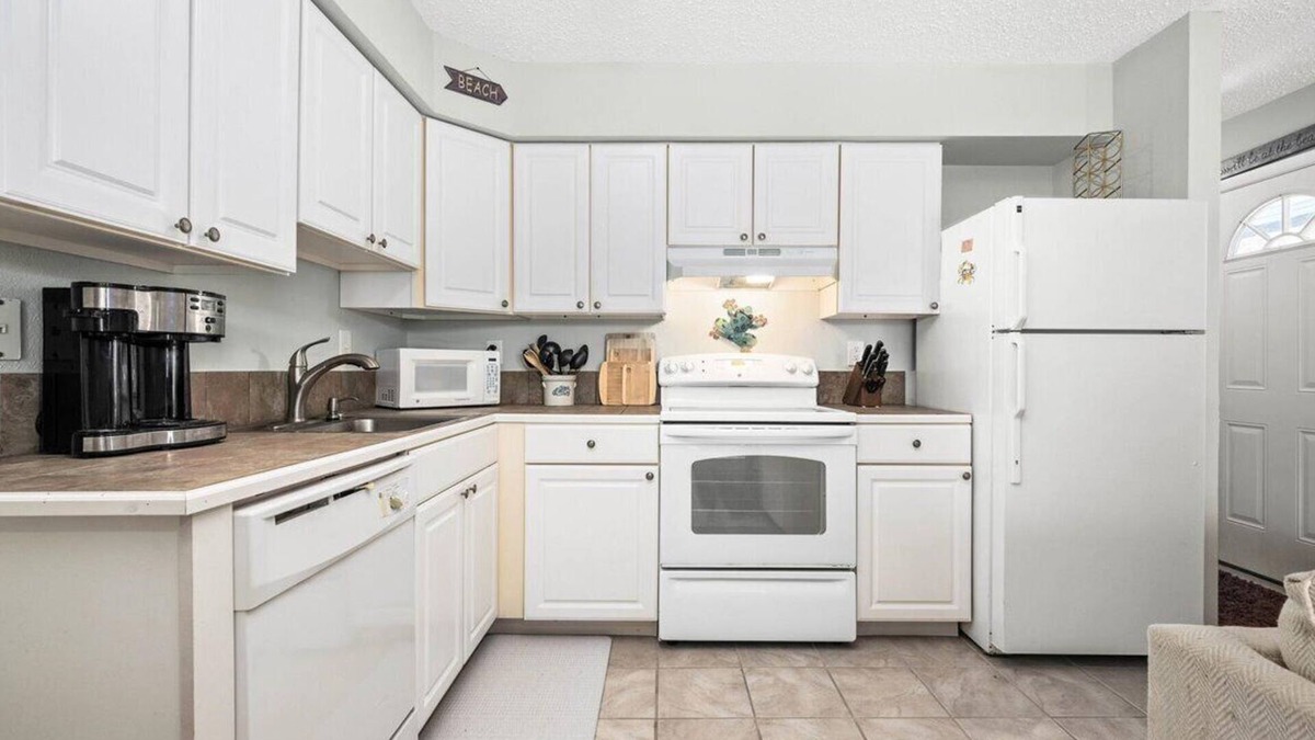 Caine Woods Condo | Quiet Waterfront Getaway in North Ocean City