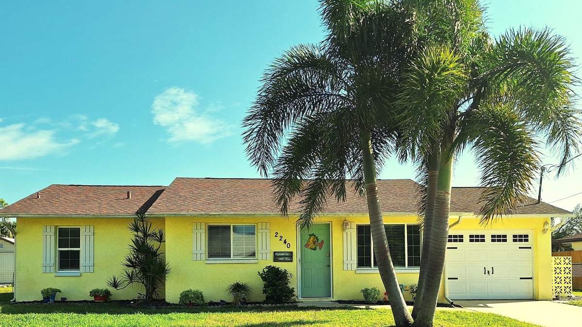 Port Charlotte House | Quiet Waterfront-Heated private pool-Close to dinning and shops