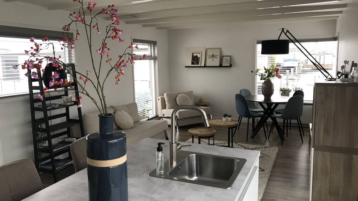 Municipality of Aalsmeer Boat Rental | Quiet Waterloft near Amsterdam and Schiphol WS17
