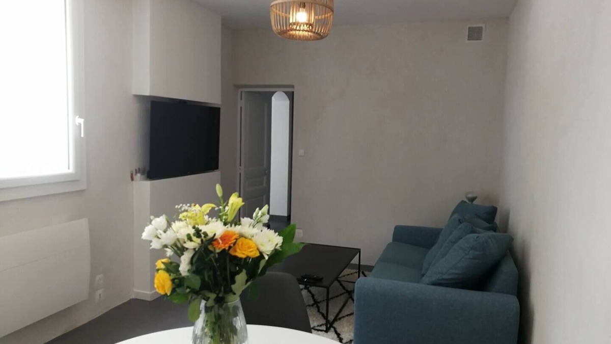 Notre-Dame-Limite House | - Quiet with Outdoor★ Free Secure Parking -