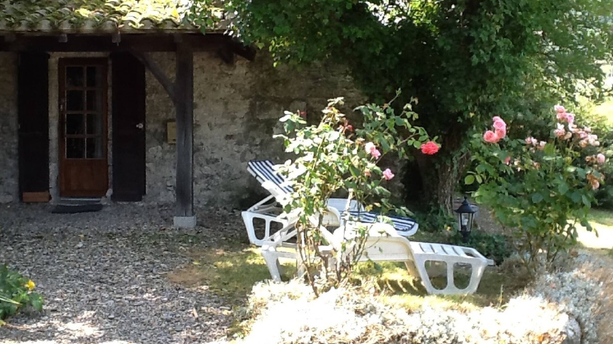 Courbiac Cottage | Quiet wooded, private spa pool, character cottage in the heart of the Lot Valley