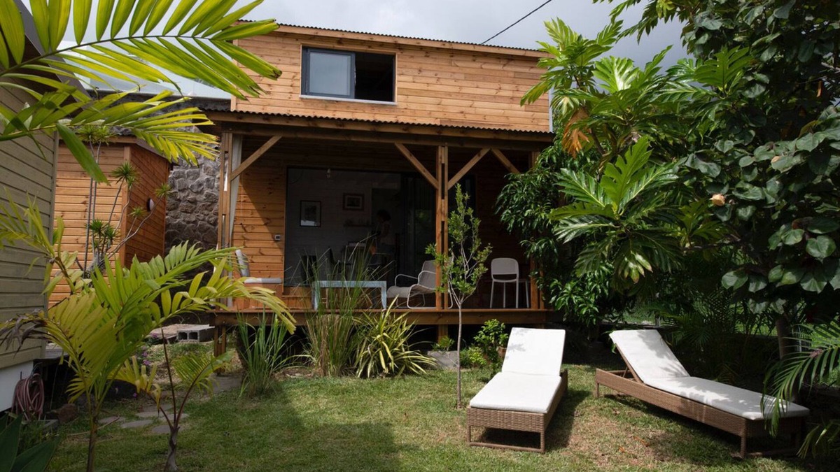 Les Avirons House | Quiet wooden house, sea and garden view