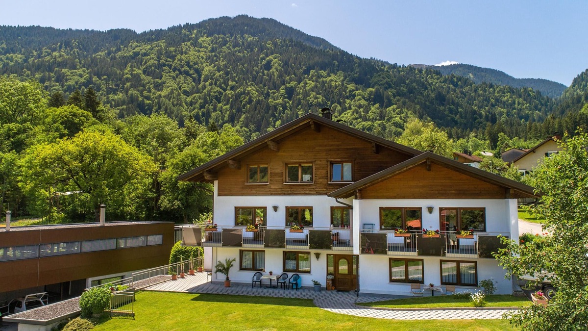 Vandans Apartment | Quietly located apartment with ski storage