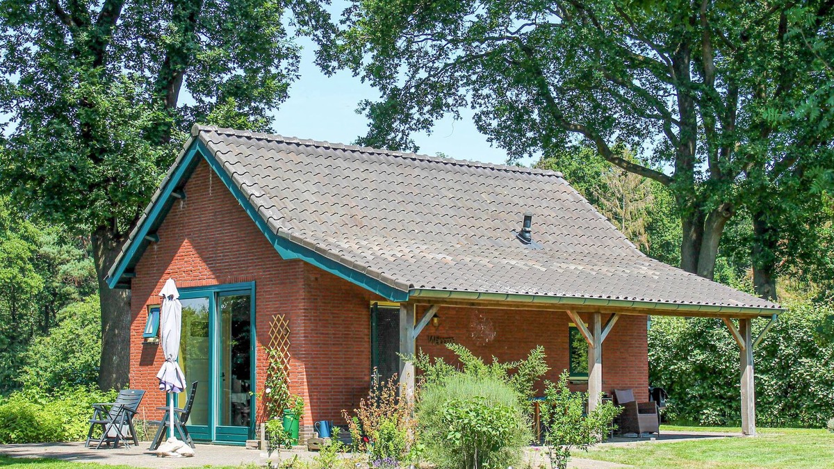 Schijf House | Quietly located cottage with an enclosed garden