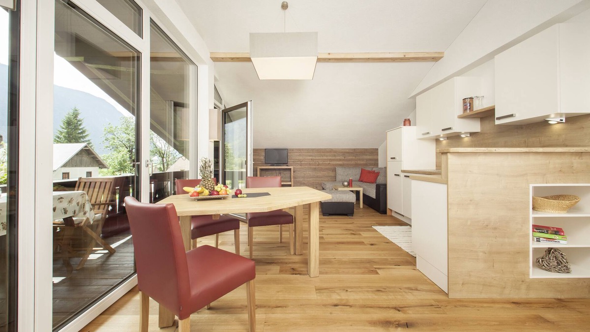 Leutasch Apartment | Quietly situated house - ideal starting point for hiking, cycling and cross-country skiing