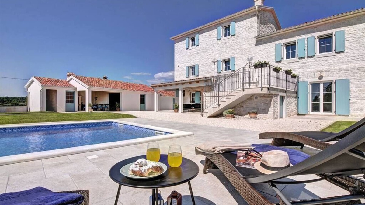 Kanfanar Villa | Quietly situated villa with pool for 9 persons