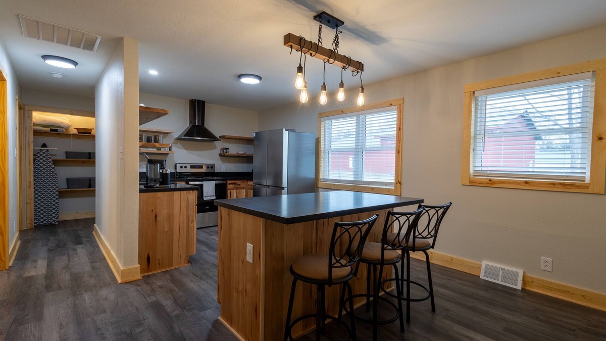 Hamilton House | Quilter's retreat! 3 quilting spaces and 2 full bathrooms!