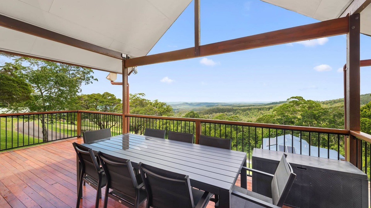 Ravensbourne Ski Chalet | Quingilli Luxury Chalet 3 Bedrooms